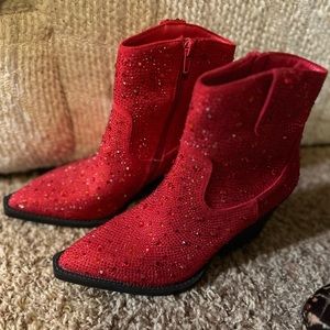 Boutique very G Red rhinestone booties